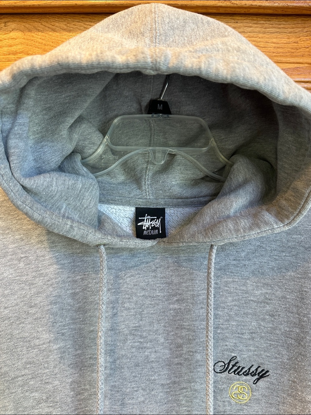 Stussy Light Gray Pullover Hoodie with Golden Embroidered Logo Size M - Picture 4 of 6